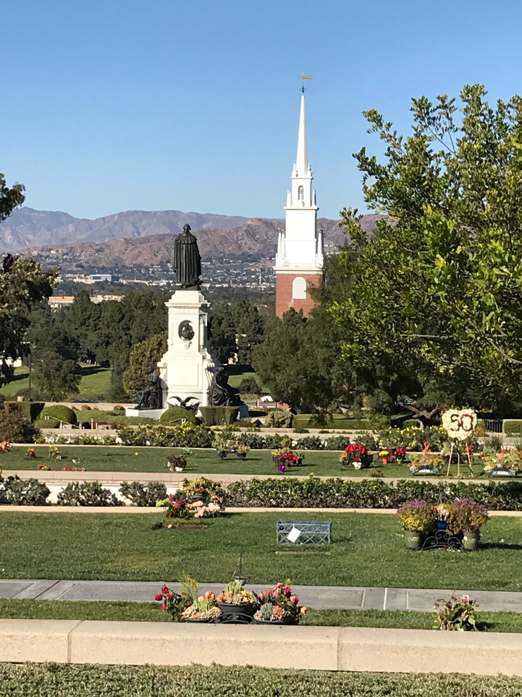 Forest Lawn Memorial Park (Hollywood Hills)
